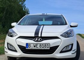 Хендай i30, объемом двигателя 1.4 л и пробегом 138 тыс. км за 7322 $, фото 2 на Automoto.ua