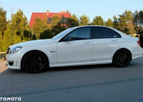 Мерседес Ц-Класс 2011 в Европе на Automoto.ua Белый Мерседес Ц-Класс, объемом двигателя 6.21 л и пробегом 28 тыс. км за 54480 $, фото 2 на Automoto.ua