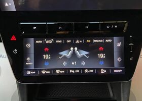 Мазераті Grecale 2025 у Європі на Automoto.ua Сірий Мазераті Grecale, об'ємом двигуна 2 л та пробігом 16 тис. км за 72344 $, фото 31 на Automoto.ua