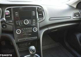 Рено Меган 2018 у Європі на Automoto.ua Сірий Рено Меган, об'ємом двигуна 1 л та пробігом 218 тис. км за 8548 $, фото 26 на Automoto.ua