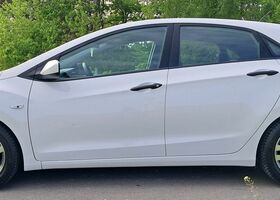 Хендай i30, объемом двигателя 1.4 л и пробегом 138 тыс. км за 7322 $, фото 16 на Automoto.ua