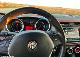 Альфа Ромео Джульетта 2015 в Европе на Automoto.ua Черный Альфа Ромео Джульетта, объемом двигателя 1 л и пробегом 246 тыс. км за 12083 $, фото 15 на Automoto.ua