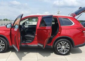 Мицубиси Аутлендер 2016 в Европе на Automoto.ua Мицубиси Аутлендер, объемом двигателя 2.27 л и пробегом 141 тыс. км за 74000 $, фото 20 на Automoto.ua