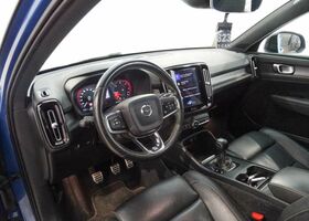 Синій Вольво XC40, об'ємом двигуна 1.97 л та пробігом 163 тис. км за 21475 $, фото 8 на Automoto.ua