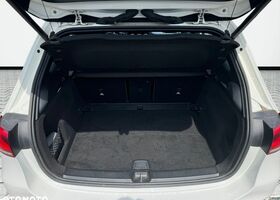 Мерседес Б-класс 2019 в Европе на Automoto.ua Белый Мерседес Б-класс, объемом двигателя 1 л и пробегом 72 тыс. км за 24189 $, фото 15 на Automoto.ua