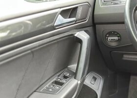 Фольксваген Tiguan Allspace 2018 у Європі на Automoto.ua Сірий Фольксваген Tiguan Allspace, об'ємом двигуна 1.97 л та пробігом 153 тис. км за 23279 $, фото 15 на Automoto.ua