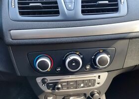 Рено Меган 2012 в Европе на Automoto.ua Черный Рено Меган, объемом двигателя 1 л и пробегом 182 тыс. км за 4359 $, фото 15 на Automoto.ua