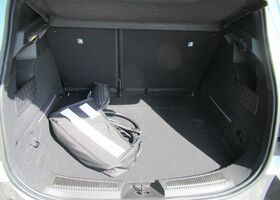 Рено R 4 2025 в Европе на Automoto.ua Зеленый Рено R 4, объемом двигателя 0 л и пробегом 2 тыс. км за 44111 $, фото 2 на Automoto.ua