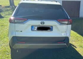 Тойота РАВ 4 2019 в Европе на Automoto.ua Белый Тойота РАВ 4, объемом двигателя 2.49 л и пробегом 150 тыс. км за 23530 $, фото 2 на Automoto.ua
