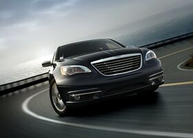 Крайслер 200, Седан 2011 - н.в. Sedan 2,4 i (173)