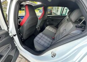 Фольксваген Гольф ГТІ 2021 у Європі на Automoto.ua Білий Фольксваген Гольф ГТІ, об'ємом двигуна 1.98 л та пробігом 6 тис. км за 43098 $, фото 13 на Automoto.ua
