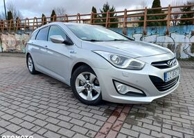 Хендай и40, объемом двигателя 1.69 л и пробегом 266 тыс. км за 7106 $, фото 1 на Automoto.ua