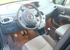 Рено Модус 2008 в Европе на Automoto.ua Рено Модус, объемом двигателя 0 л и пробегом 200 тыс. км за 1500 $, фото 5 на Automoto.ua