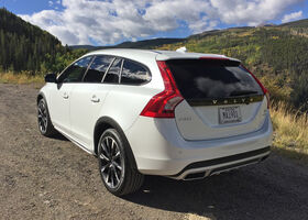 Volvo V60 2017 на тест-драйве, фото 6