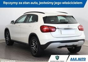 Мерседес ГЛА-Клас 2017 у Європі на Automoto.ua Білий Мерседес ГЛА-Клас, об'ємом двигуна 1 л та пробігом 160 тис. км за 19371 $, фото 4 на Automoto.ua
