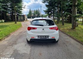 Альфа Ромео Giulietta 2012 у Європі на Automoto.ua Білий Альфа Ромео Giulietta, об'ємом двигуна 1 л та пробігом 197 тис. км за 6901 $, фото 3 на Automoto.ua