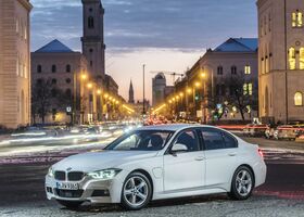 BMW 330 2016 на тест-драйве, фото 6