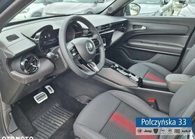 Альфа Ромео Джуниор 2025 в Европе на Automoto.ua Синий Альфа Ромео Джуниор, объемом двигателя 1 л и пробегом 7 тыс. км за 31693 $, фото 10 на Automoto.ua