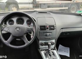 Мерседес Ц-Клас 2007 у Європі на Automoto.ua Сірий Мерседес Ц-Клас, об'ємом двигуна 1 л та пробігом 110 тис. км за 8451 $, фото 19 на Automoto.ua