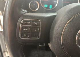 Джип Вранглер 2017 в Европе на Automoto.ua Белый Джип Вранглер, объемом двигателя 2.78 л и пробегом 120 тыс. км за 29990 $, фото 12 на Automoto.ua