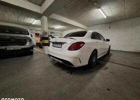 Мерседес Ц-Класс 2015 в Европе на Automoto.ua Белый Мерседес Ц-Класс, объемом двигателя 3 л и пробегом 191 тыс. км за 88900 $, фото 7 на Automoto.ua