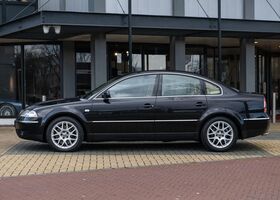 Фольксваген Пассат 2003 у Європі на Automoto.ua Чорний Фольксваген Пассат, об'ємом двигуна 4 л та пробігом 118 тис. км за 29950 $, фото 1 на Automoto.ua