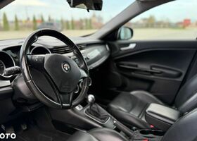 Альфа Ромео Giulietta 2012 у Європі на Automoto.ua Сірий Альфа Ромео Giulietta, об'ємом двигуна 1 л та пробігом 148 тис. км за 5691 $, фото 9 на Automoto.ua