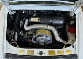 Білий Порше 911, об'ємом двигуна 2.69 л та пробігом 1000 тис. км за 69892 $, фото 8 на Automoto.ua