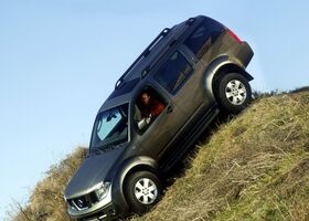 Ниссан Патфайндер, Внедорожник / Кроссовер 2010 - н.в. 2,5 dCi 4WD MT (190)