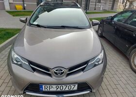 Тойота Аурис, объемом двигателя 1.6 л и пробегом 129 тыс. км за 10799 $, фото 4 на Automoto.ua