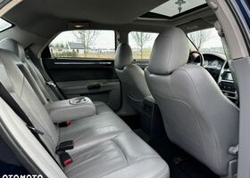 Крайслер 300C, объемом двигателя 5.65 л и пробегом 160 тыс. км за 1717 $, фото 10 на Automoto.ua