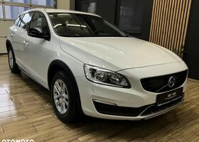 Вольво V60 Cross Country, об'ємом двигуна 1.97 л та пробігом 223 тис. км за 10562 $, фото 2 на Automoto.ua