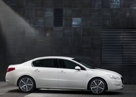 Пежо Коммодор, Седан 2011 - н.в. 2,2 HDi AT (204 Hp)