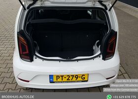 Фольксваген Ап 2017 в Европе на Automoto.ua Белый Фольксваген Ап, объемом двигателя 1 л и пробегом 96 тыс. км за 2900 $, фото 19 на Automoto.ua