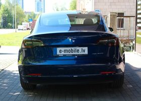 Синий Тесла Модель 3, объемом двигателя 0 л и пробегом 51 тыс. км за 32239 $, фото 4 на Automoto.ua