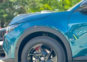 Альфа Ромео Джуниор 2025 в Европе на Automoto.ua Синий Альфа Ромео Джуниор, объемом двигателя 1 л и пробегом 2 тыс. км за 31453 $, фото 7 на Automoto.ua