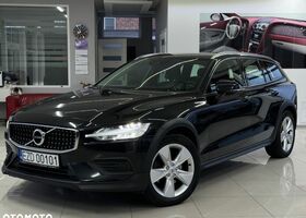 Вольво V60 Cross Country, объемом двигателя 1.97 л и пробегом 198 тыс. км за 23110 $, фото 1 на Automoto.ua