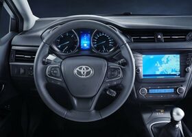 Toyota Avensis 2016 на тест-драйве, фото 11