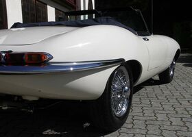 Білий Ягуар E-Type, об'ємом двигуна 4.24 л та пробігом 68 тис. км за 158124 $, фото 5 на Automoto.ua