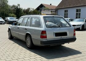 Мерседес 200 1993 в Европе на Automoto.ua Серебряный Мерседес 200, объемом двигателя 2 л и пробегом 287 тыс. км за 4116 $, фото 7 на Automoto.ua