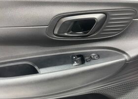 Хендай і20 2021 у Європі на Automoto.ua Білий Хендай і20, об'ємом двигуна 1.25 л та пробігом 86 тис. км за 13984 $, фото 13 на Automoto.ua