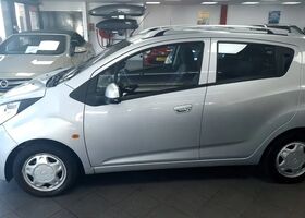 Шевроле Спарк 2010 в Европе на Automoto.ua Серебряный Шевроле Спарк, объемом двигателя 1 л и пробегом 87 тыс. км за 3798 $, фото 3 на Automoto.ua