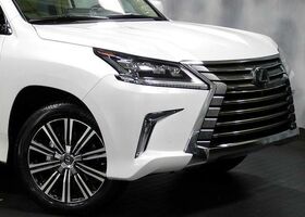 Lexus LX 570 2019 на тест-драйве, фото 3