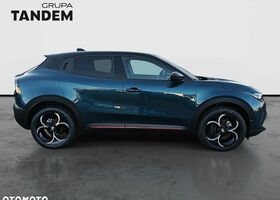 Альфа Ромео Джуніор 2025 у Європі на Automoto.ua Синій Альфа Ромео Джуніор, об'ємом двигуна 1 л та пробігом 1 тис. км за 33390 $, фото 3 на Automoto.ua