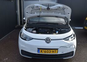 Фольксваген ID.3 2020 в Европе на Automoto.ua Белый Фольксваген ID.3, объемом двигателя 0 л и пробегом 154 тыс. км за 11192 $, фото 14 на Automoto.ua