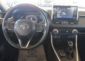 Тойота РАВ 4 2022 у Європі на Automoto.ua Сірий Тойота РАВ 4, об'ємом двигуна 2.49 л та пробігом 54 тис. км за 30157 $, фото 9 на Automoto.ua