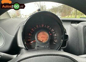 Сірий Тойота Айго, об'ємом двигуна 1 л та пробігом 106 тис. км за 9700 $, фото 4 на Automoto.ua