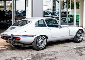 Сірий Ягуар E-Type, об'ємом двигуна 5.34 л та пробігом 82 тис. км за 67538 $, фото 1 на Automoto.ua