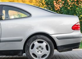 Мерседес ЦЛК-Клас 1997 у Європі на Automoto.ua Сірий Мерседес ЦЛК-Клас, об'ємом двигуна 2.3 л та пробігом 173 тис. км за 15900 $, фото 10 на Automoto.ua