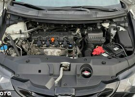 Хонда Сівік, об'ємом двигуна 1.8 л та пробігом 195 тис. км за 11857 $, фото 12 на Automoto.ua